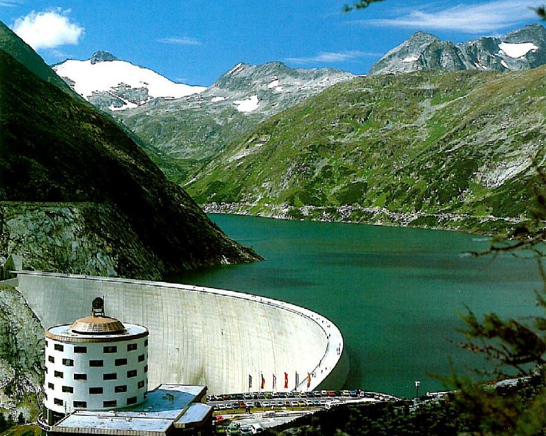 Panorámica de la presa bóveda de Kölnbrein (Remedial Project for Kölnbrein Arch Dam. Design and Construction, 1991)